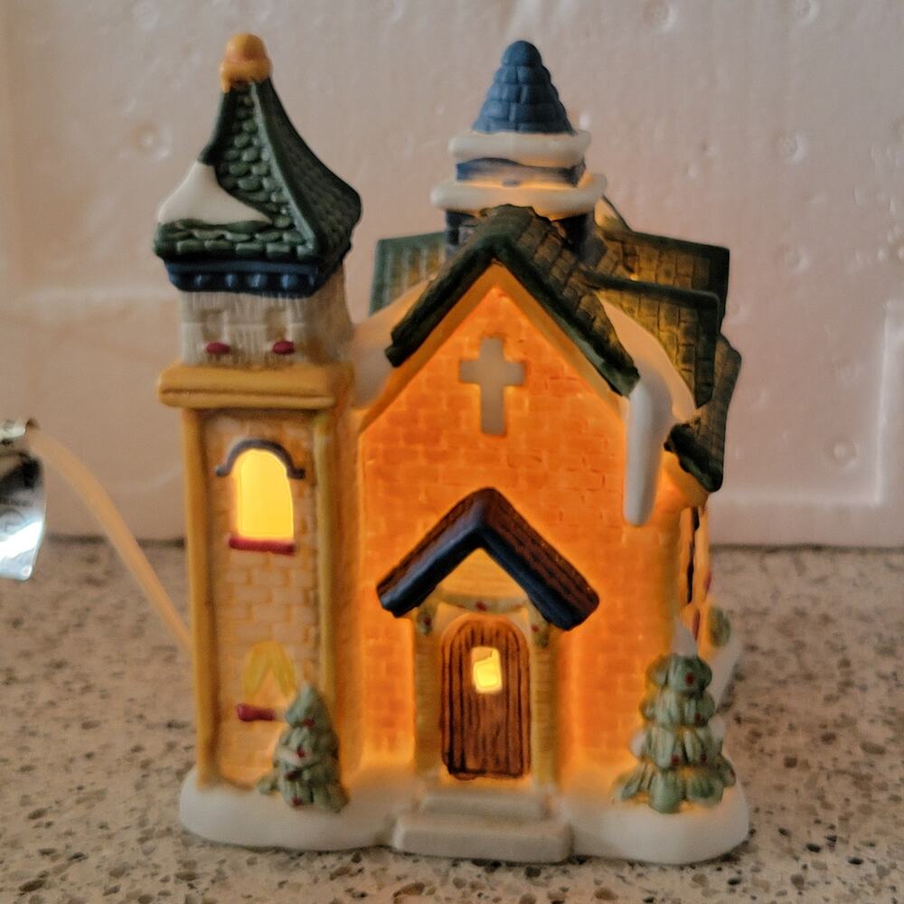 VTG 90s Victorian Village Collectibles Christmas Handpainted Ceramic CHURCH 1996 - Picture 2 of 11